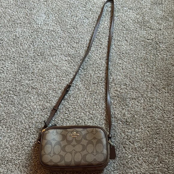 coach purse! - Picture 3 of 6